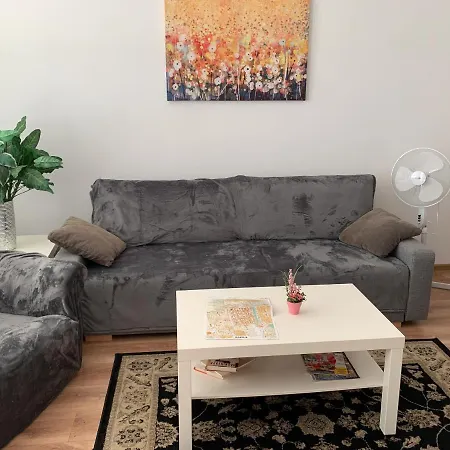 Apartment T8 Lejlighed *