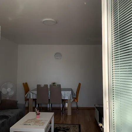 Apartment T8