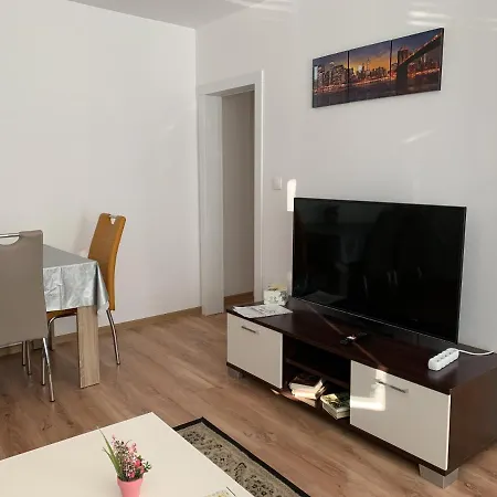 Apartment T8 Lejlighed