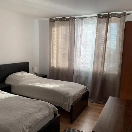 Apartment T8 *