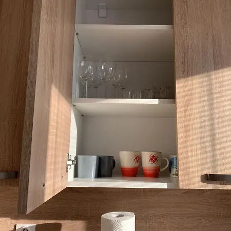 Apartment T8 *